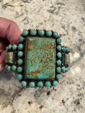 ANTHONY SKEETS LARGE TURQUOISE STERLING SILVER CUFF